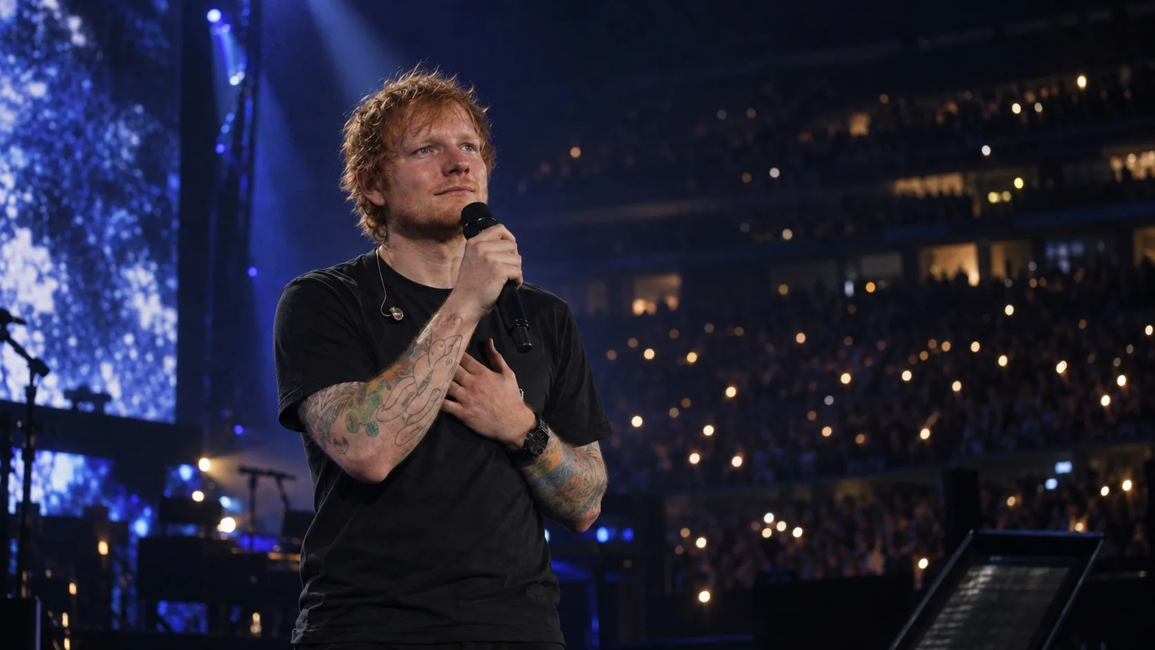 Ed Sheeran très ému lors de son concert à Philadelphie, après le retrait de Macklemore de sa tournée américaine