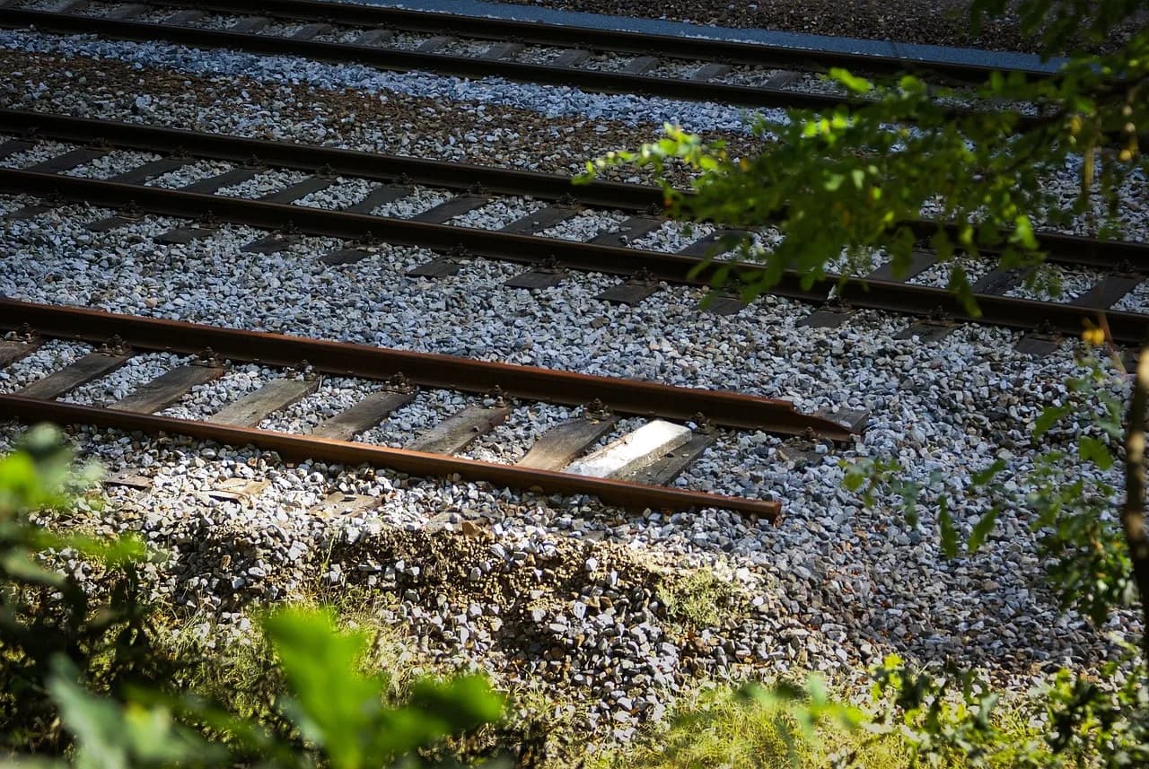 Les secours ont été mobilisés après le déraillement d’un TER reliant Rouen à Caen, le 11 septembre 2026, à Cléon.