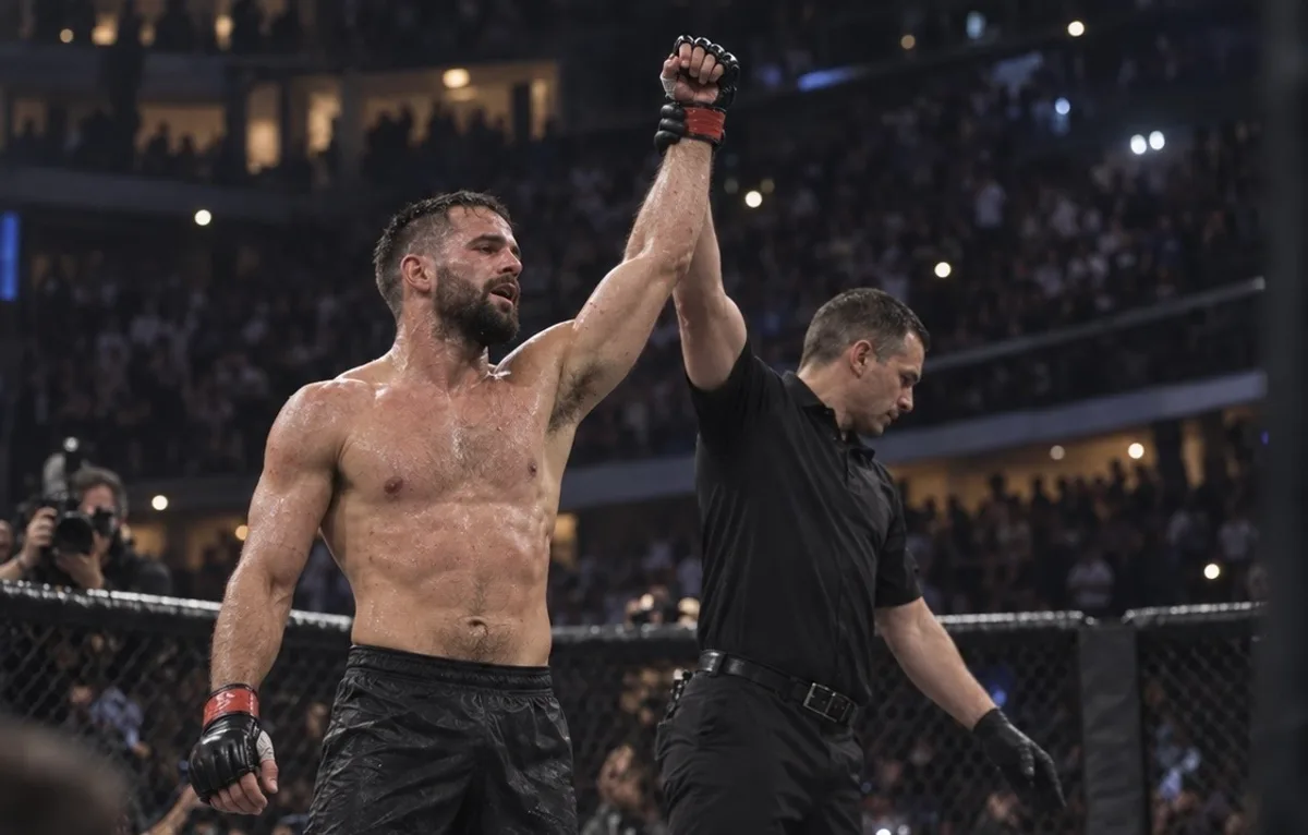 UFC Paris : Salahdine Parnasse bat Dan Hooker au premier round